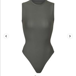 Skims Body Basic Crewneck Bodysuit